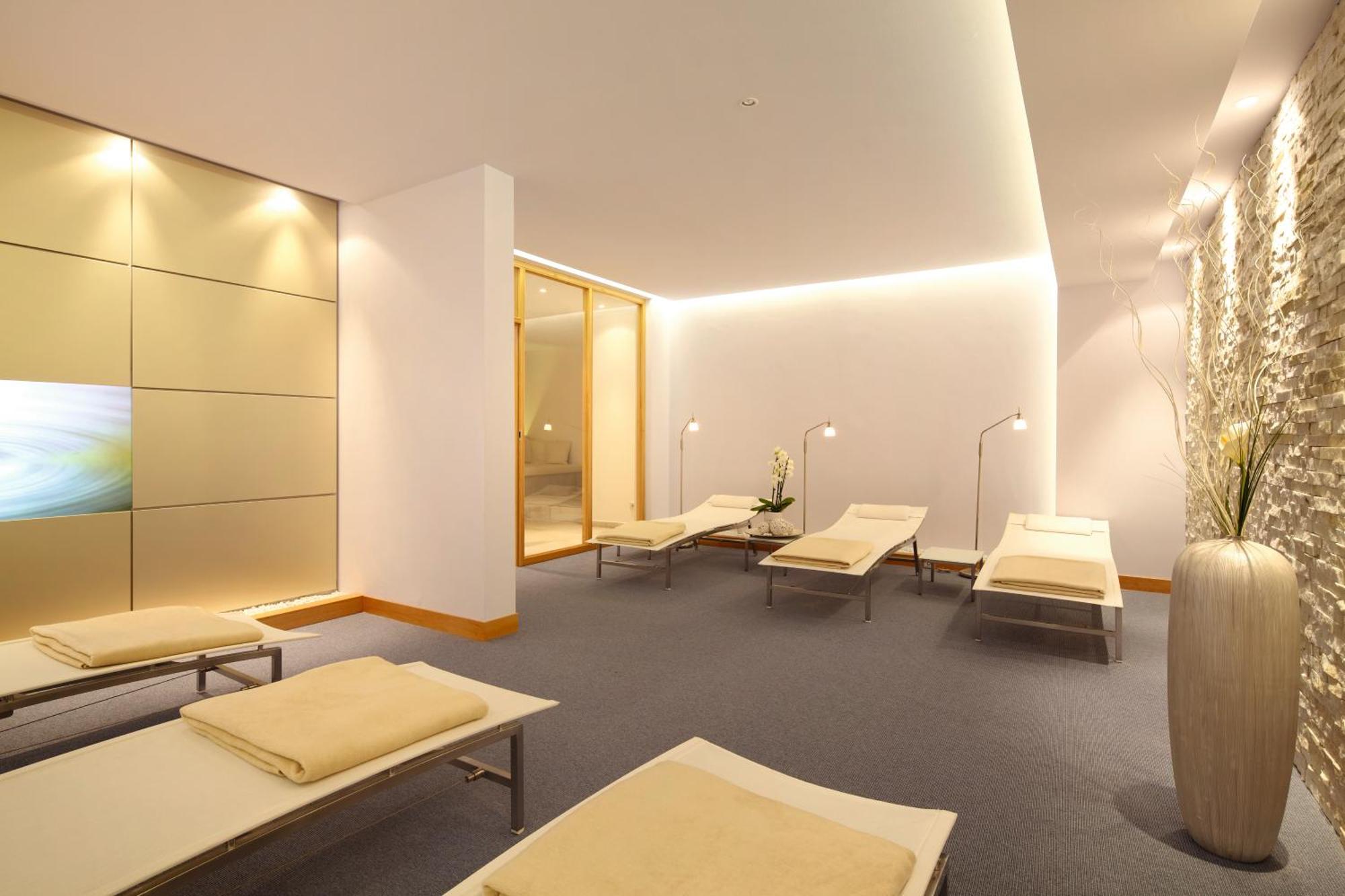 Ambassador Hotel & Spa سانكت بيتر اوردنغ المظهر الخارجي الصورة